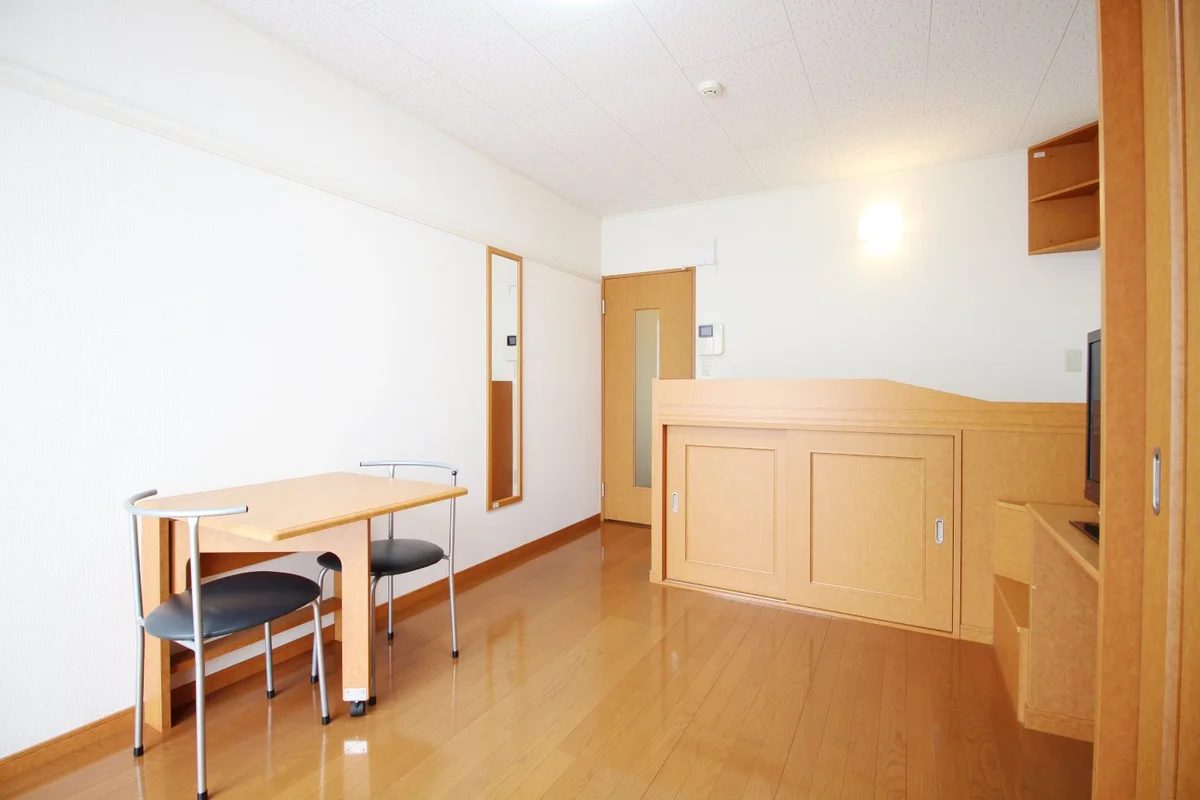 ベッド下は大きな収納スペースに☆