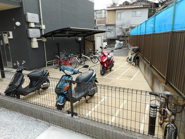 駐輪場　原付＆自転車のみ駐輪可能
