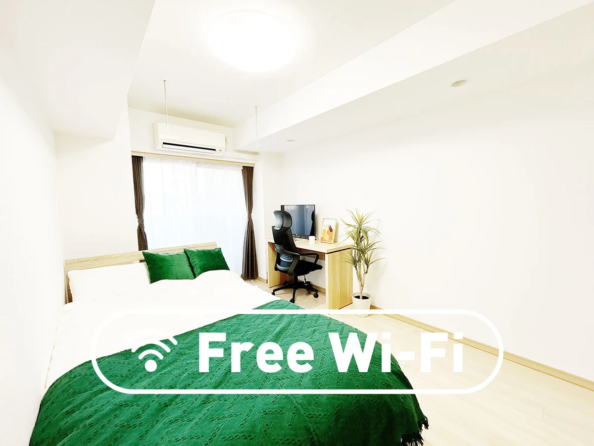 写真はお部屋のイメージです。ラグなどの室内装飾はございません。