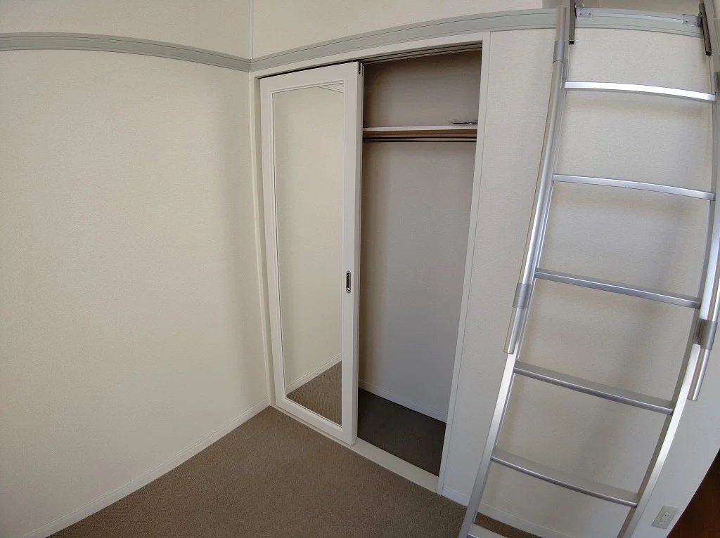 家具家電設置済みのお部屋です。