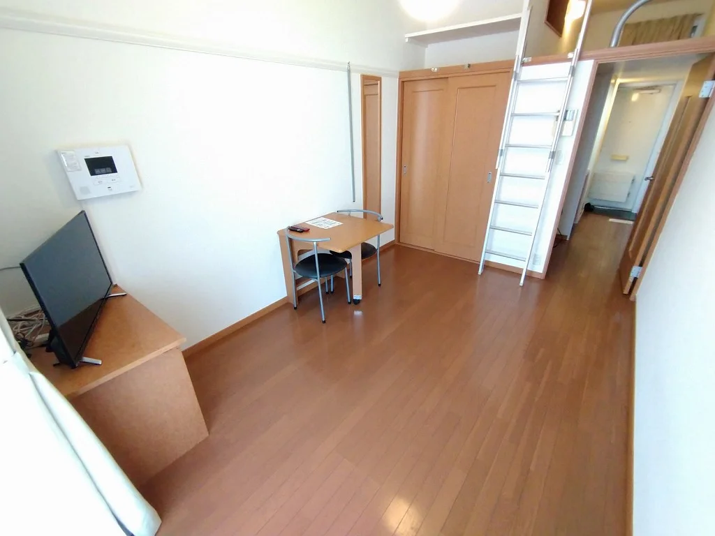 2階は絨毯仕様です。