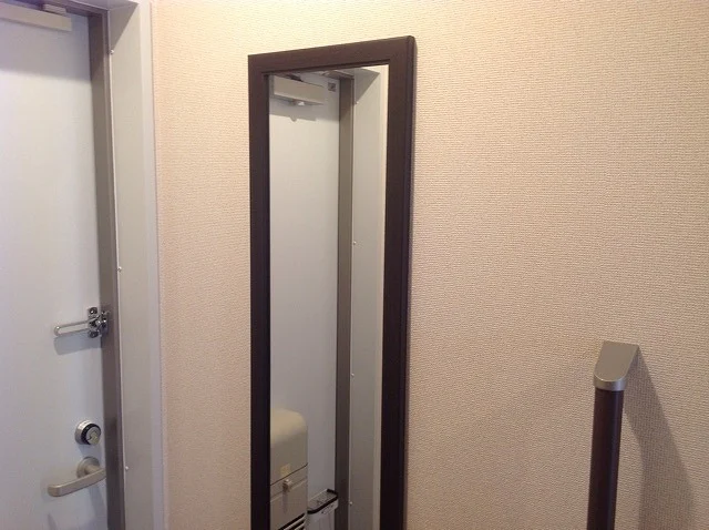 お出かけ前に姿見でチェック！