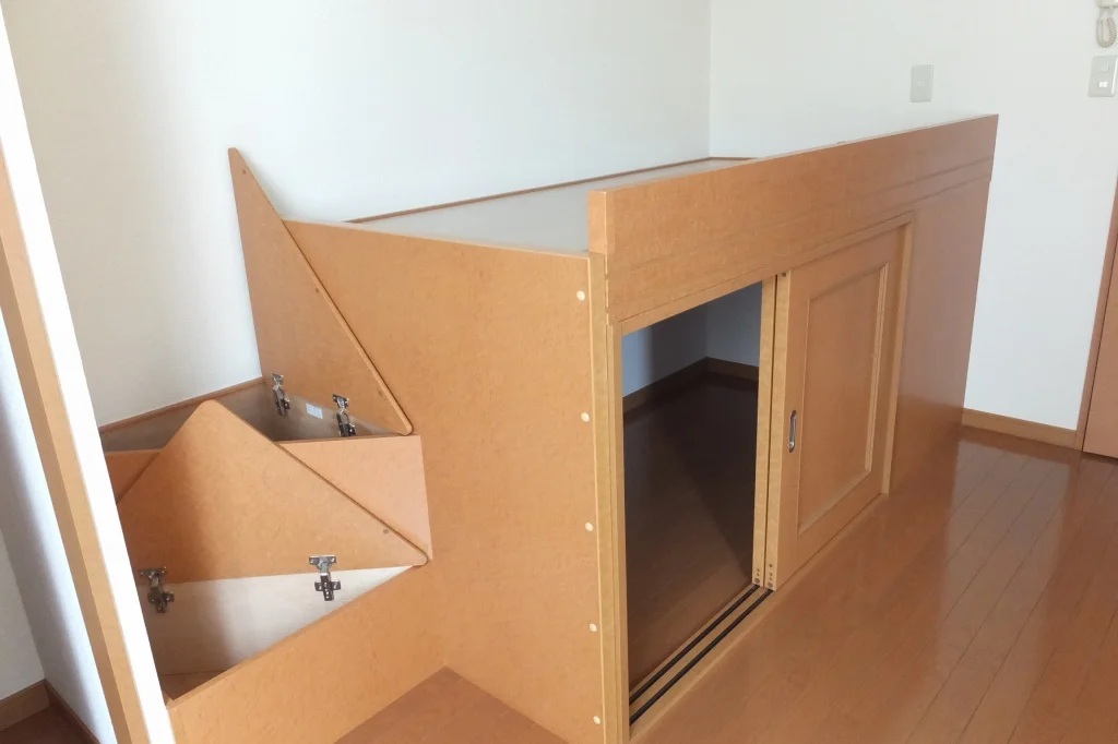 ベット下大型収納スペース付き