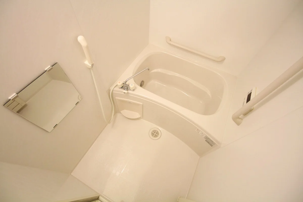 お風呂は浴室乾燥機つき