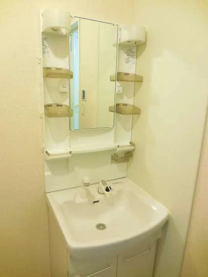 便利な独立洗面台です