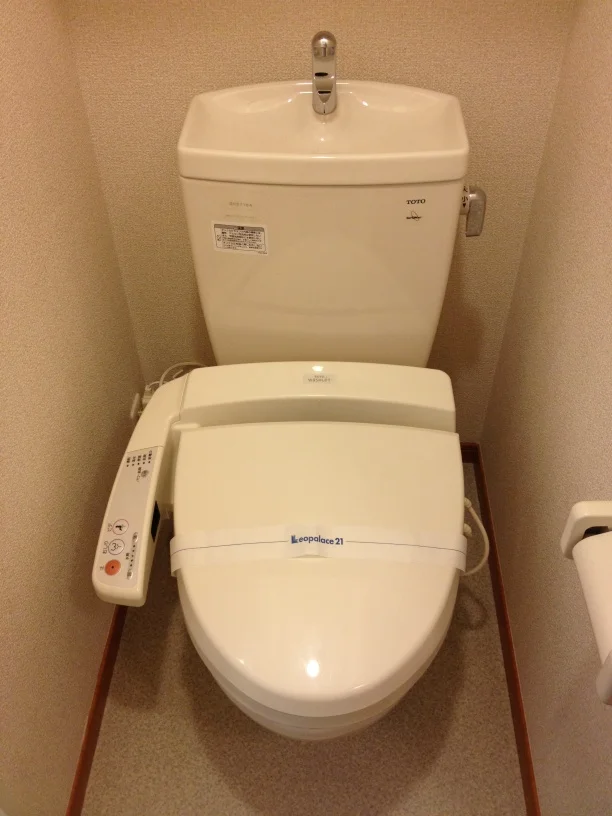 温水便座、設備が現物と異なる場合があります