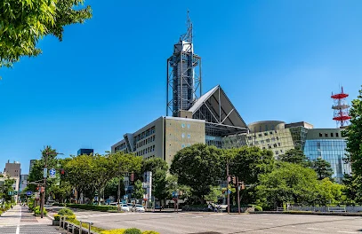 富山市役所展望塔まで徒歩5分