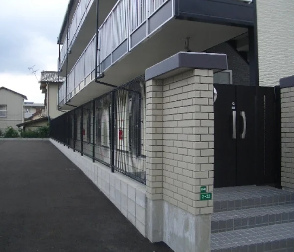 共用部分は清掃業者が清掃しております。