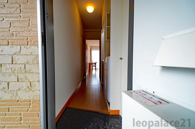 同シリーズの類似となります。現況を優先致します。