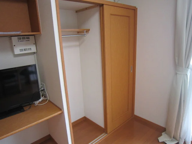 ポール付きのクローゼットです。