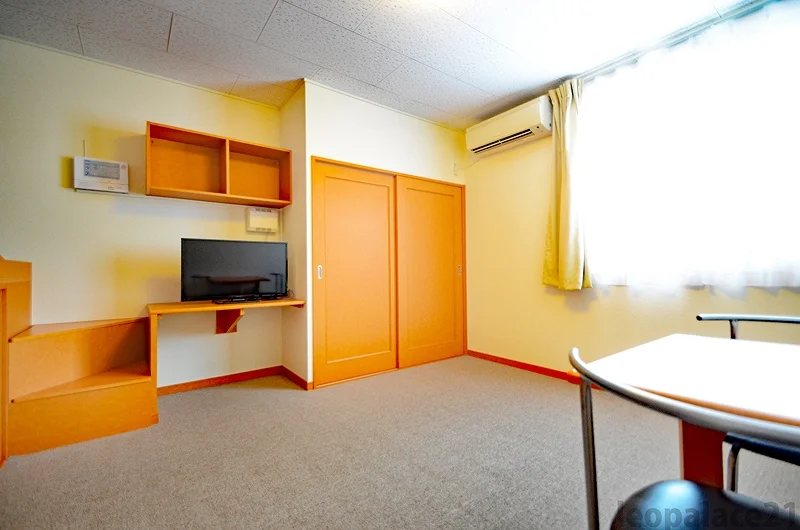 同シリーズの類似となります。現況を優先致します。