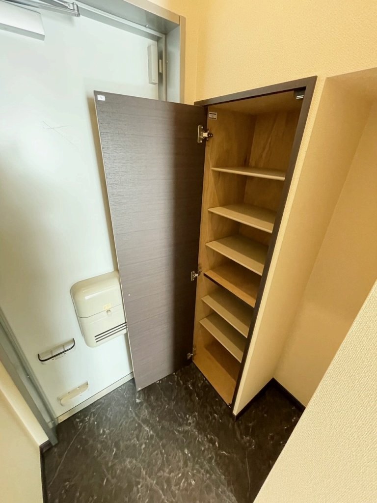 シューズボックス