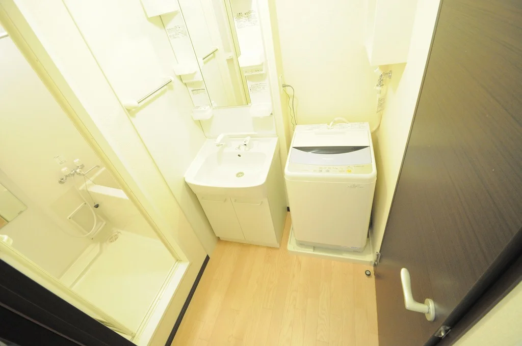 家具家電はメーカー等が異なる場合がございます。