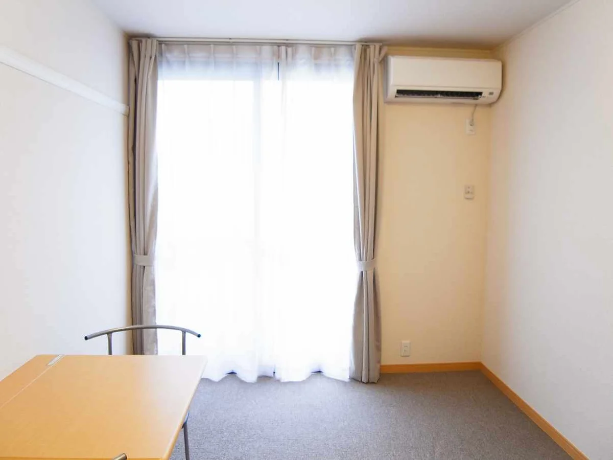 2F　居室（窓側）