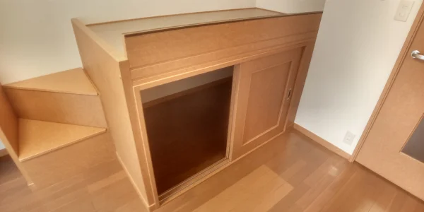 収納つきベット