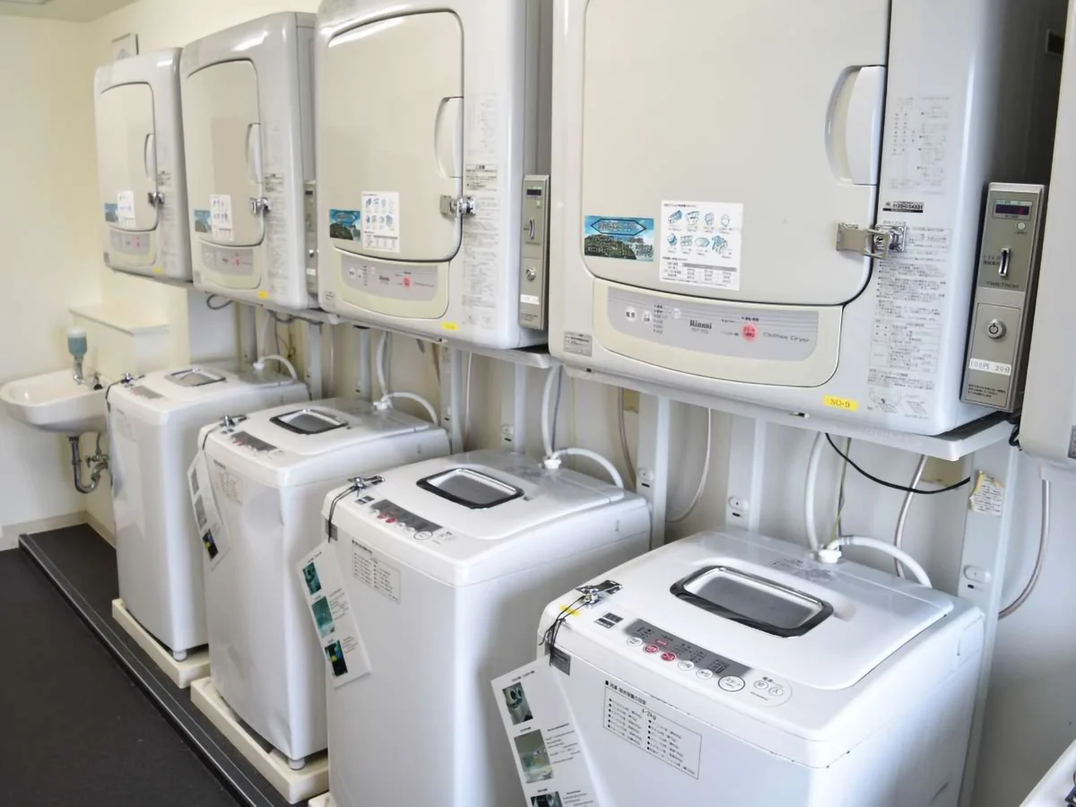 ランドリー設備（洗濯：無料、乾燥：100円）