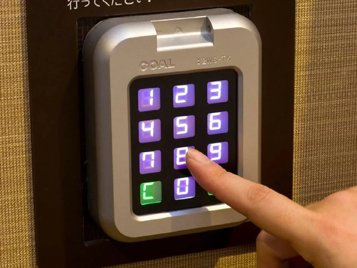 大浴場へは電子ロックを解錠してご入場くださいませ。