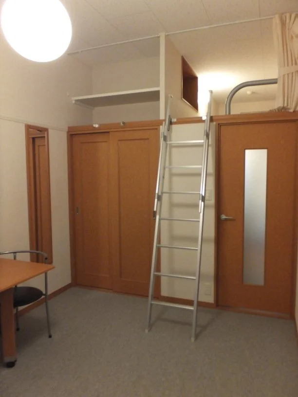 ロフトが付いているので収納たっぷり