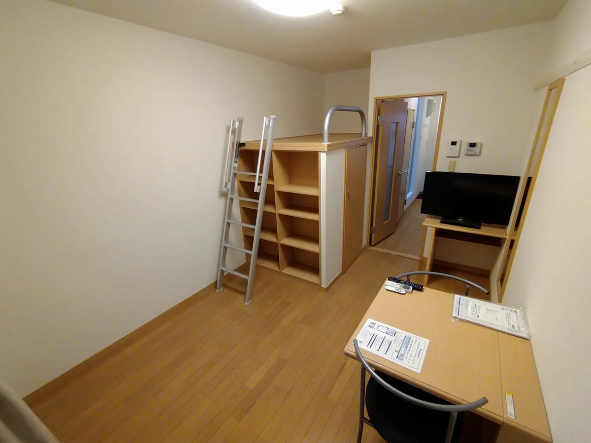 2階以上は絨毯仕様です。