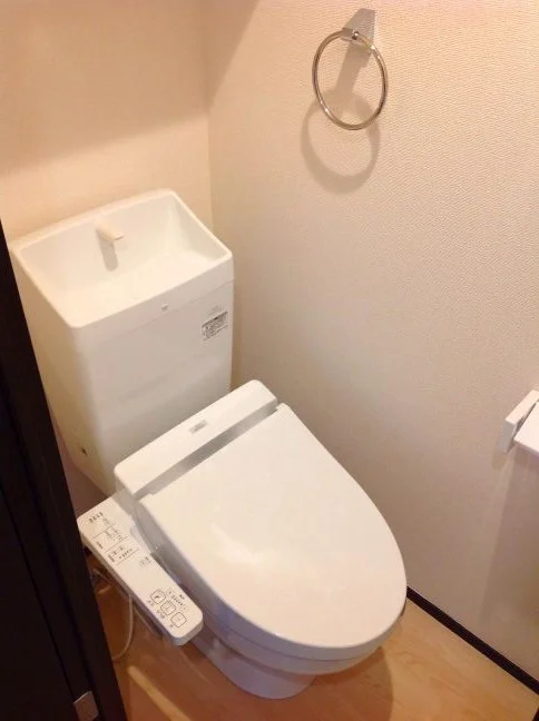 バス、トイレ別　温水洗浄便座付き