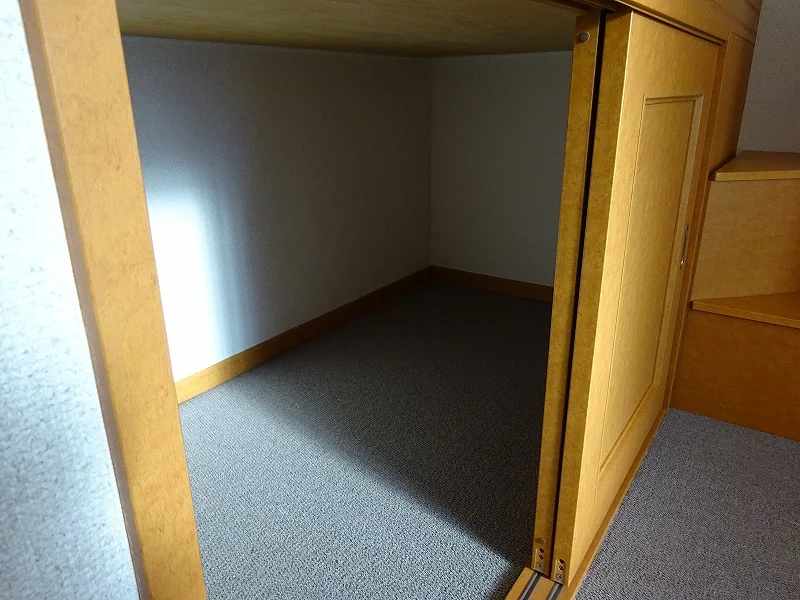 ベッド下の収納スペースです。