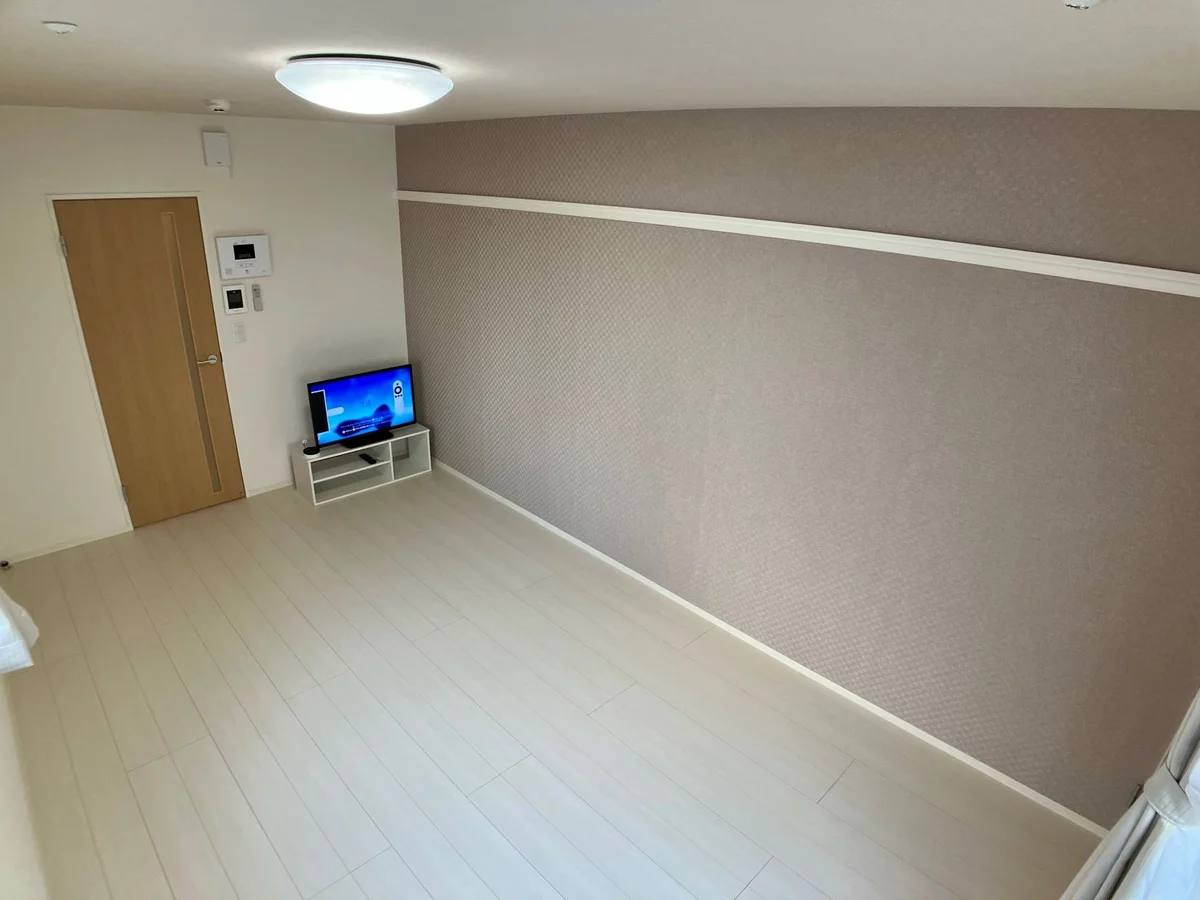 102、202号室の間取りは反転プランとなります。