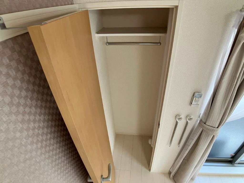 102、202号室の間取りは反転プランとなります。