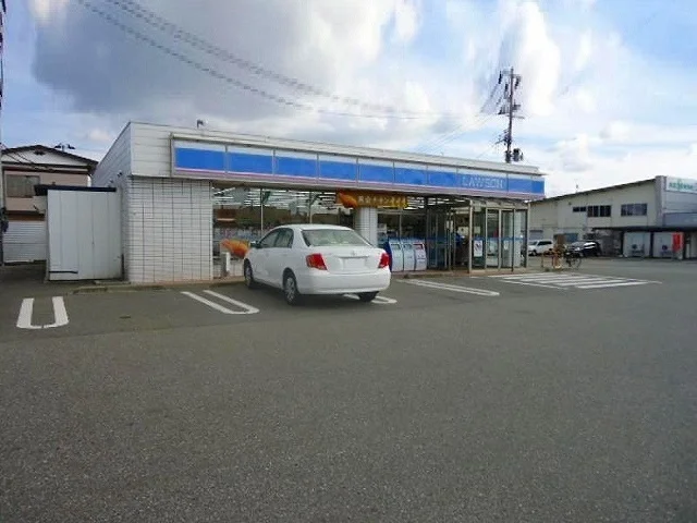 ローソン秋田仁井田本町店まで529m