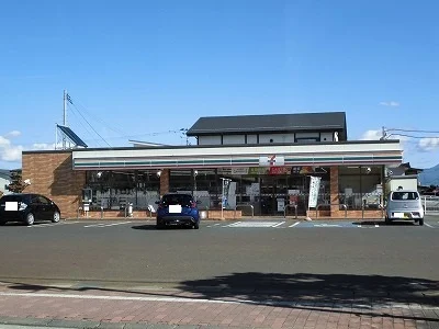 セブンイレブンまで750m