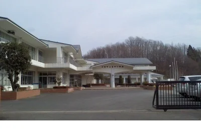 川俣町立富田小学校まで1800m