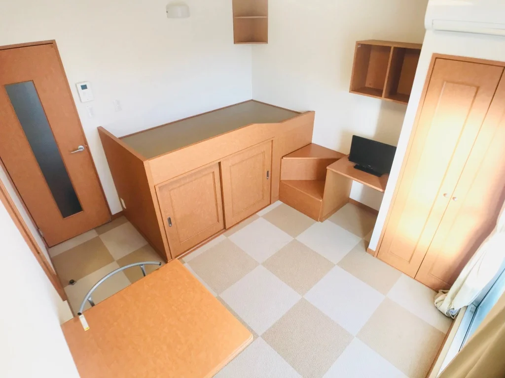 居室：1Ｆフローリング・2Ｆ絨毯