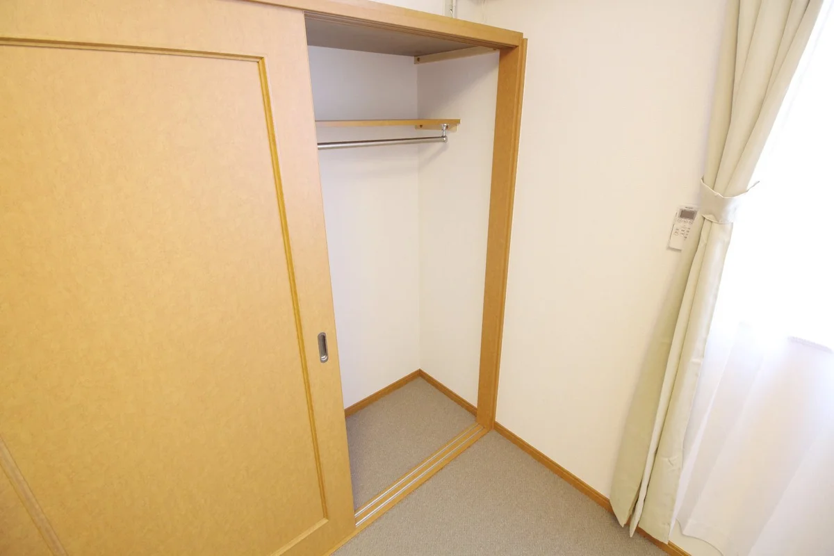 大切な洋服を収納するのに欠かせないクローゼットを完備！