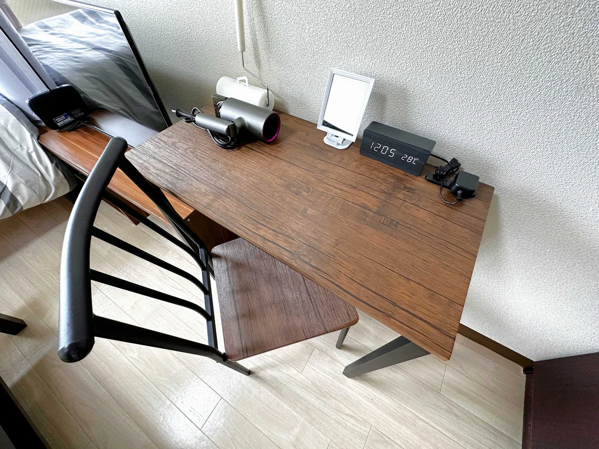 【PC作業デスク】ＪＲ新潟駅北口前ウィークリーマンションでは、長期出張にも併せてPC作業デスクを完備しております。駅前からもアクセスが良いので出張に是非ご利用下さい。