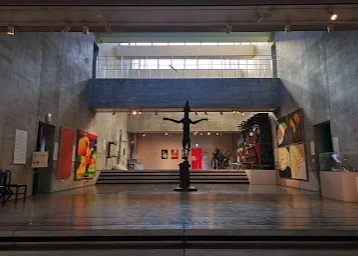 アートプラザまで徒歩8分