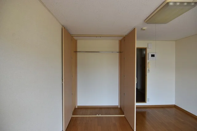 現状優先となります。