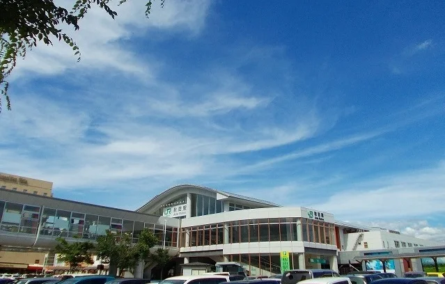 秋田駅まで2100m