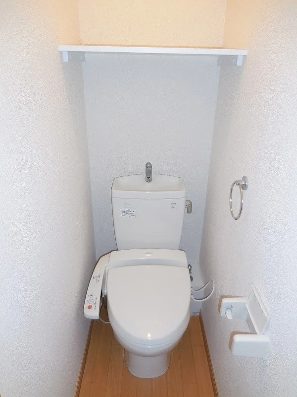 温水洗浄つきのトイレです