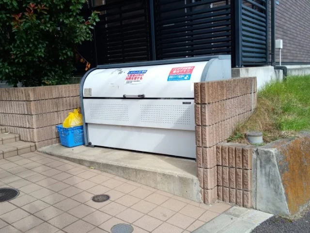 ダストボックス