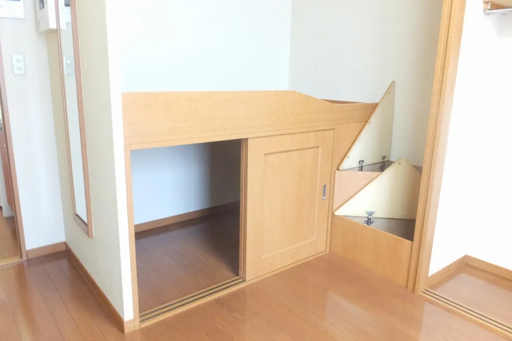 ベット下収納スペース付き