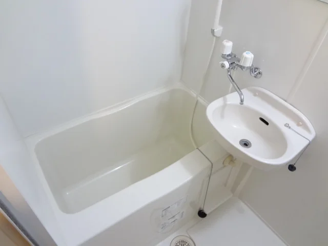 風呂トイレ別のため、ゆっくりと湯船につかれます！