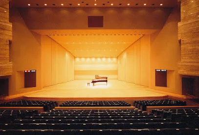 富山県高岡文化ホールまで徒歩14分