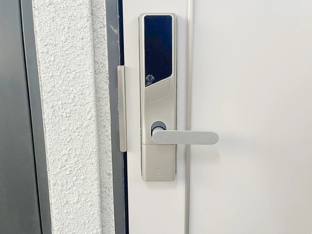 鍵は電子ロックを採用しています🔓