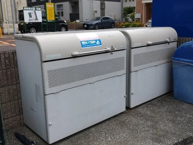 ダストボックス