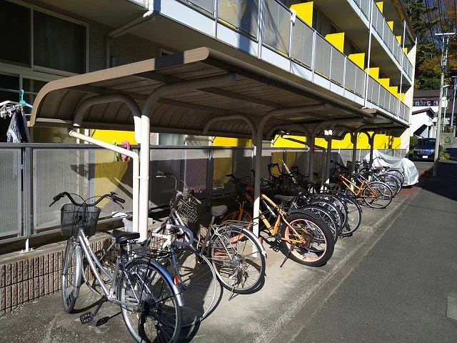 駐輪場　原付＆自転車のみ駐輪可能