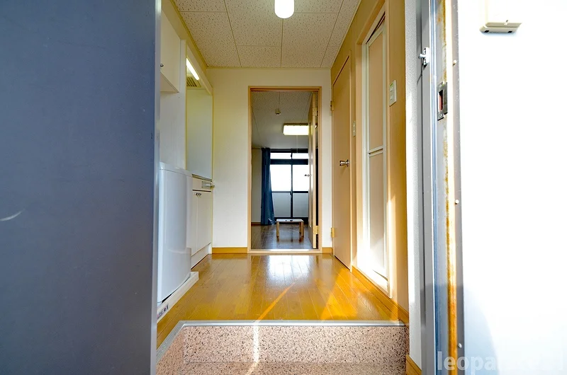 同シリーズの類似となります。現況を優先致します。