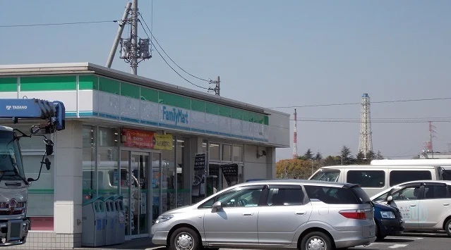 ファミリーマート市原岩崎店まで500m