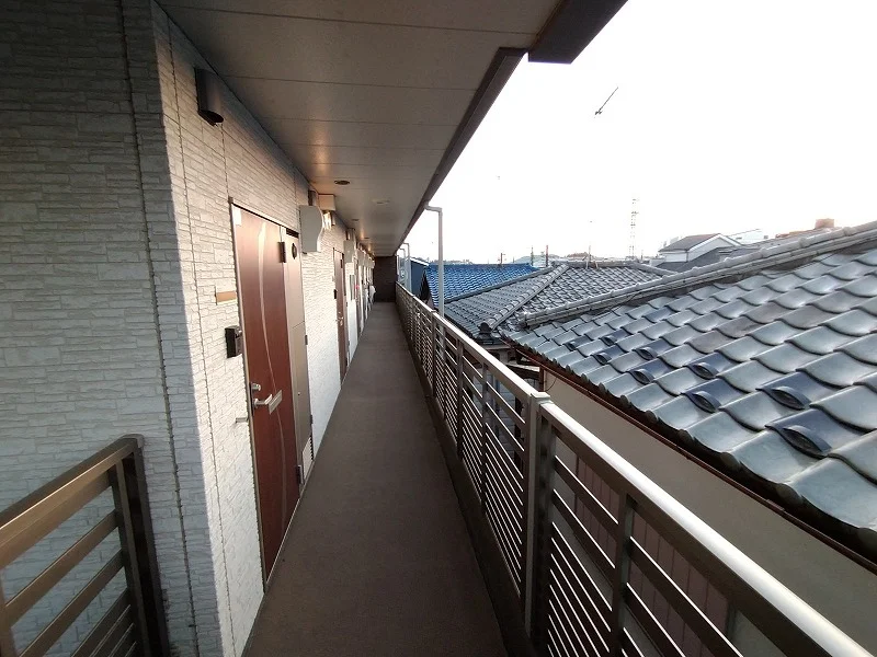 ３階玄関側共用廊下