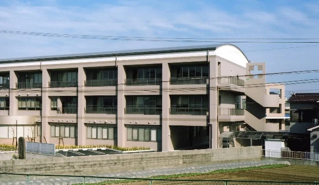三重看護専門学校まで徒歩2分