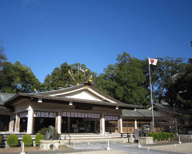 三重県護国神社まで車で8分
