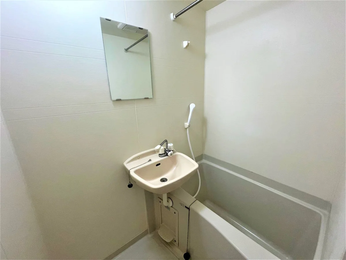 設備・使用は号室により異なる為、現況を優先致します。